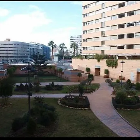 With 3 Bedrooms In Malaga, With Wonderful View, Furnish Апартаменты